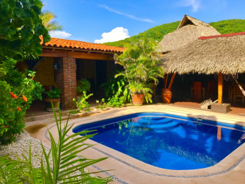 bahia-la-tortuga-lodge-pool